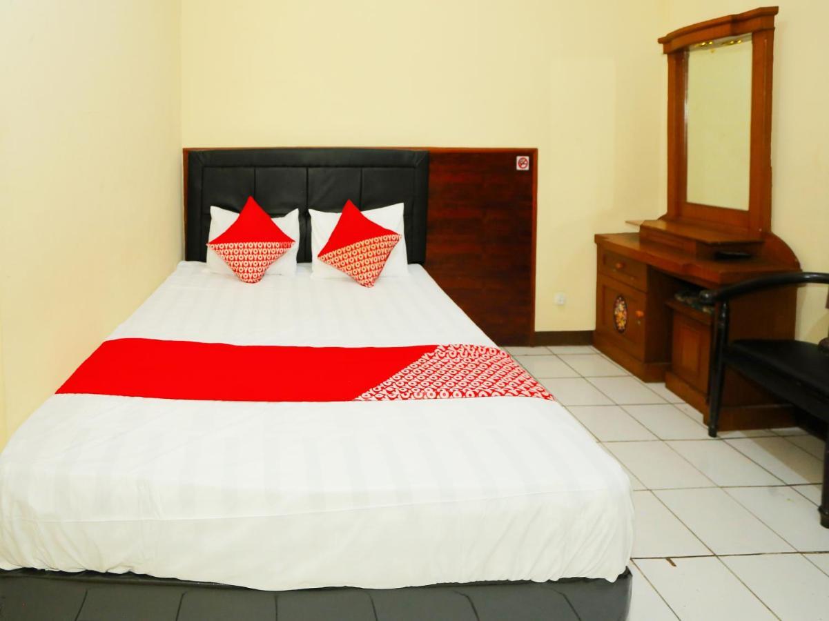 Oyo 93136 Hotel Santo Djaya 2 Богор Экстерьер фото
