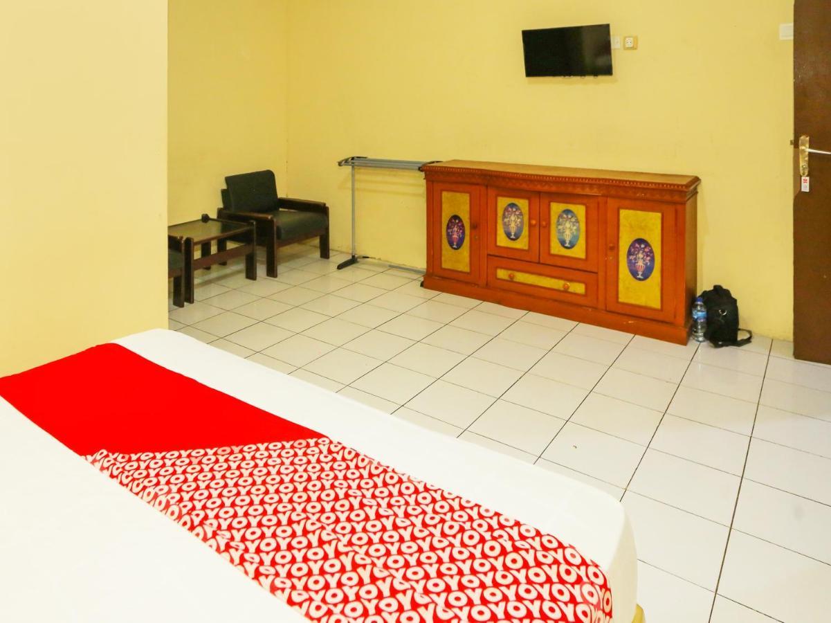 Oyo 93136 Hotel Santo Djaya 2 Богор Экстерьер фото