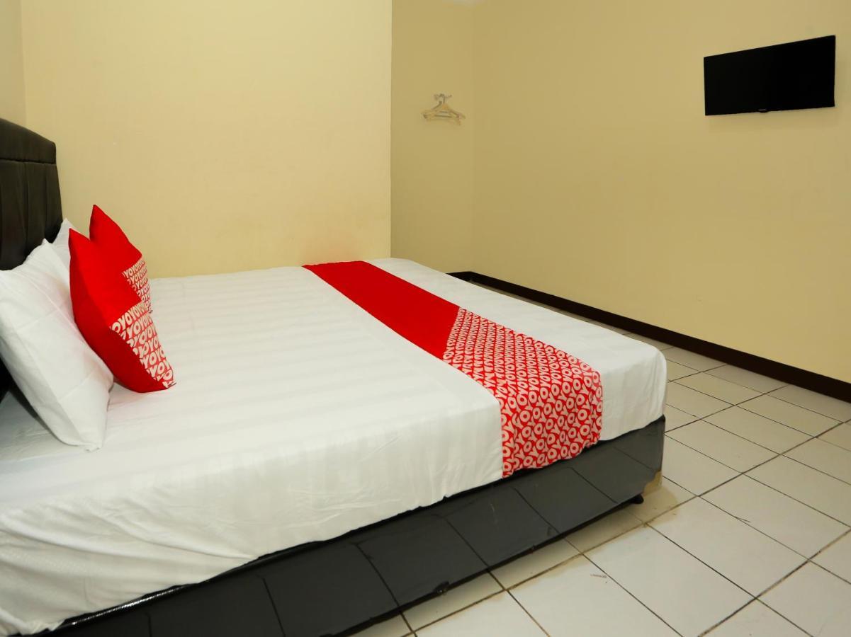 Oyo 93136 Hotel Santo Djaya 2 Богор Экстерьер фото