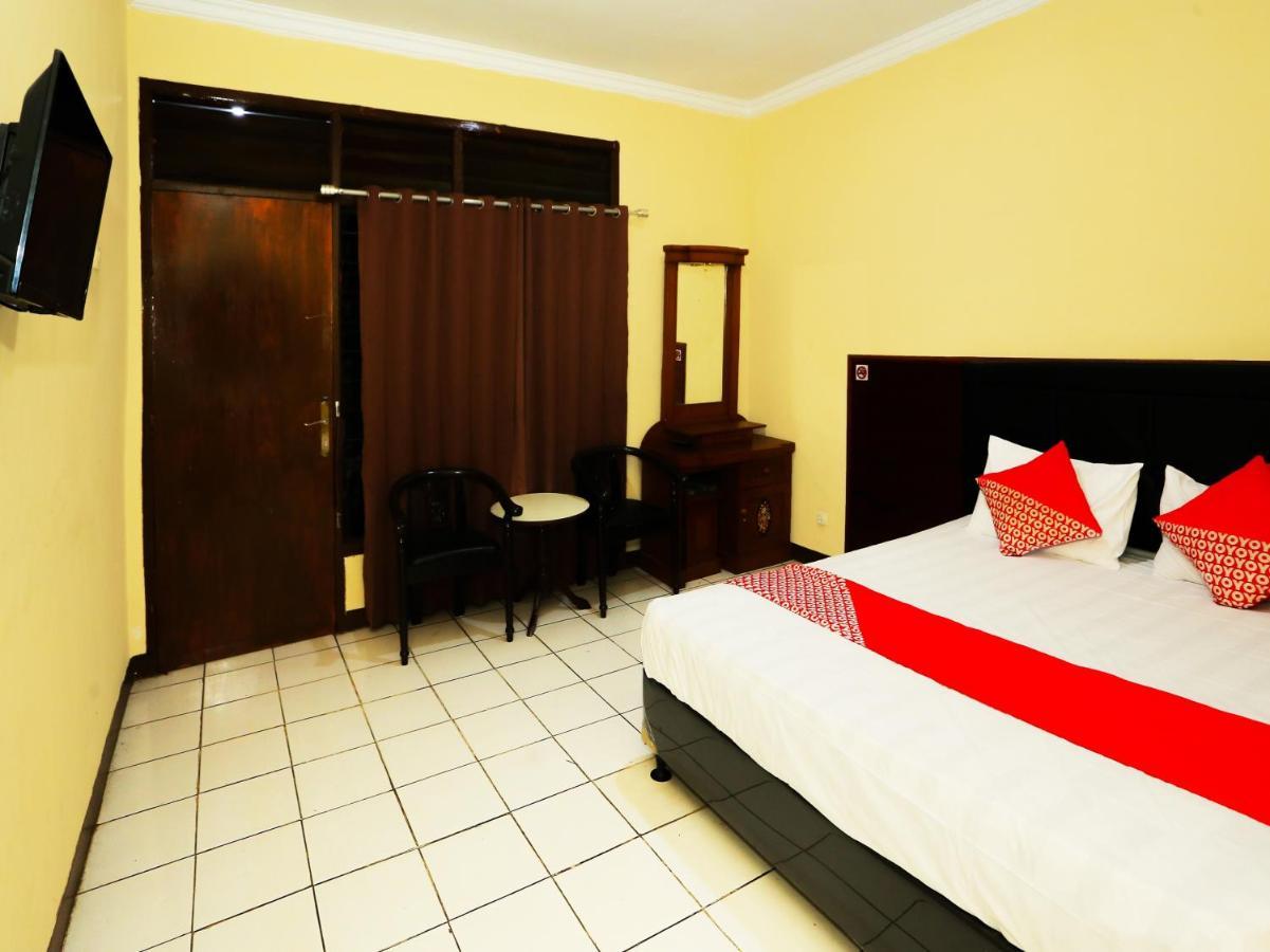 Oyo 93136 Hotel Santo Djaya 2 Богор Экстерьер фото